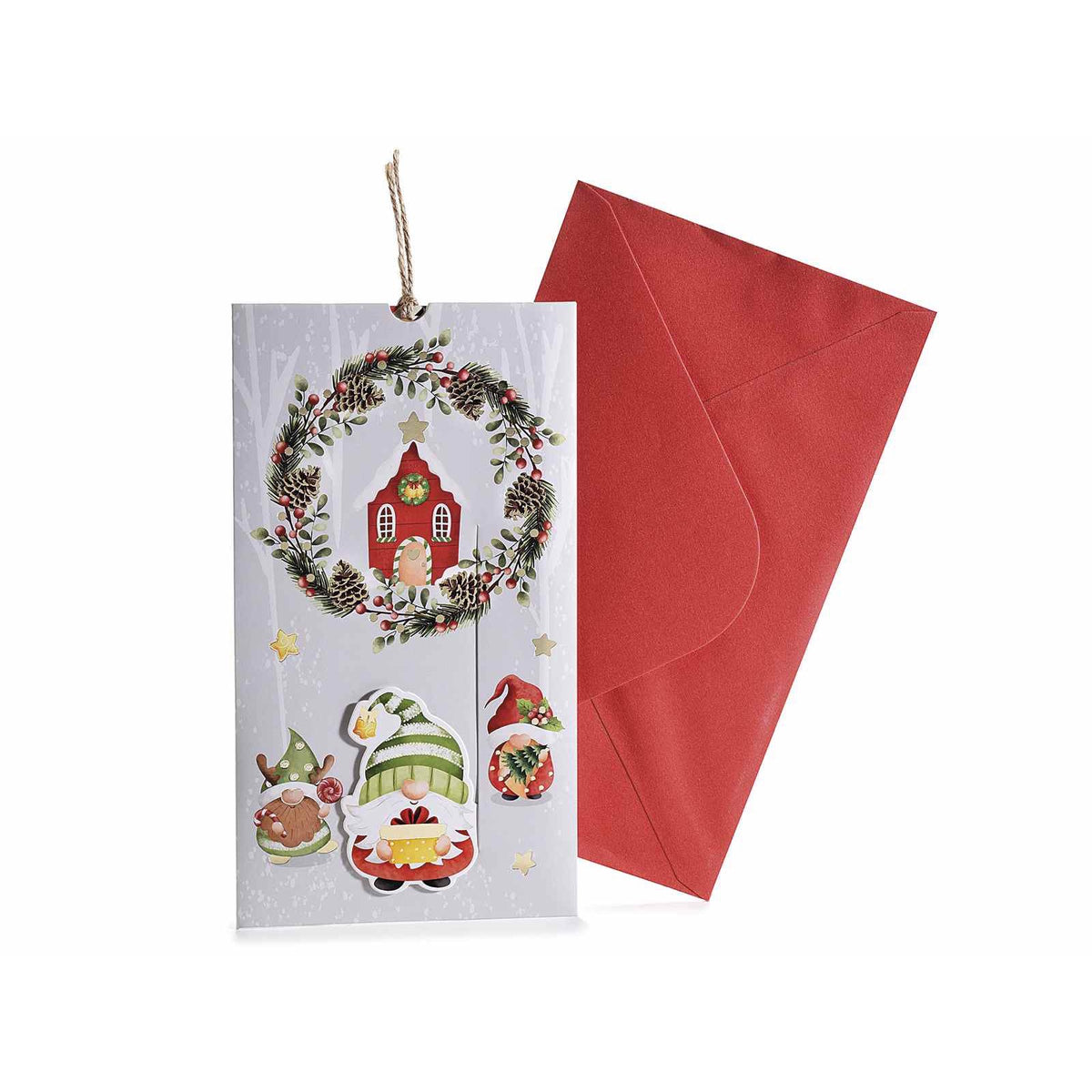 Il biglietto di auguri che Muffy mette gratis in ogni ordine: illustrazione con ghirlanda di pigne e tre gnomi di Natale, con busta rossa